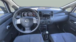 
										2009 Nissan Versa full									