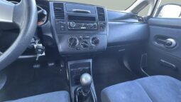 
										2009 Nissan Versa full									