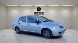 
										2009 Nissan Versa full									